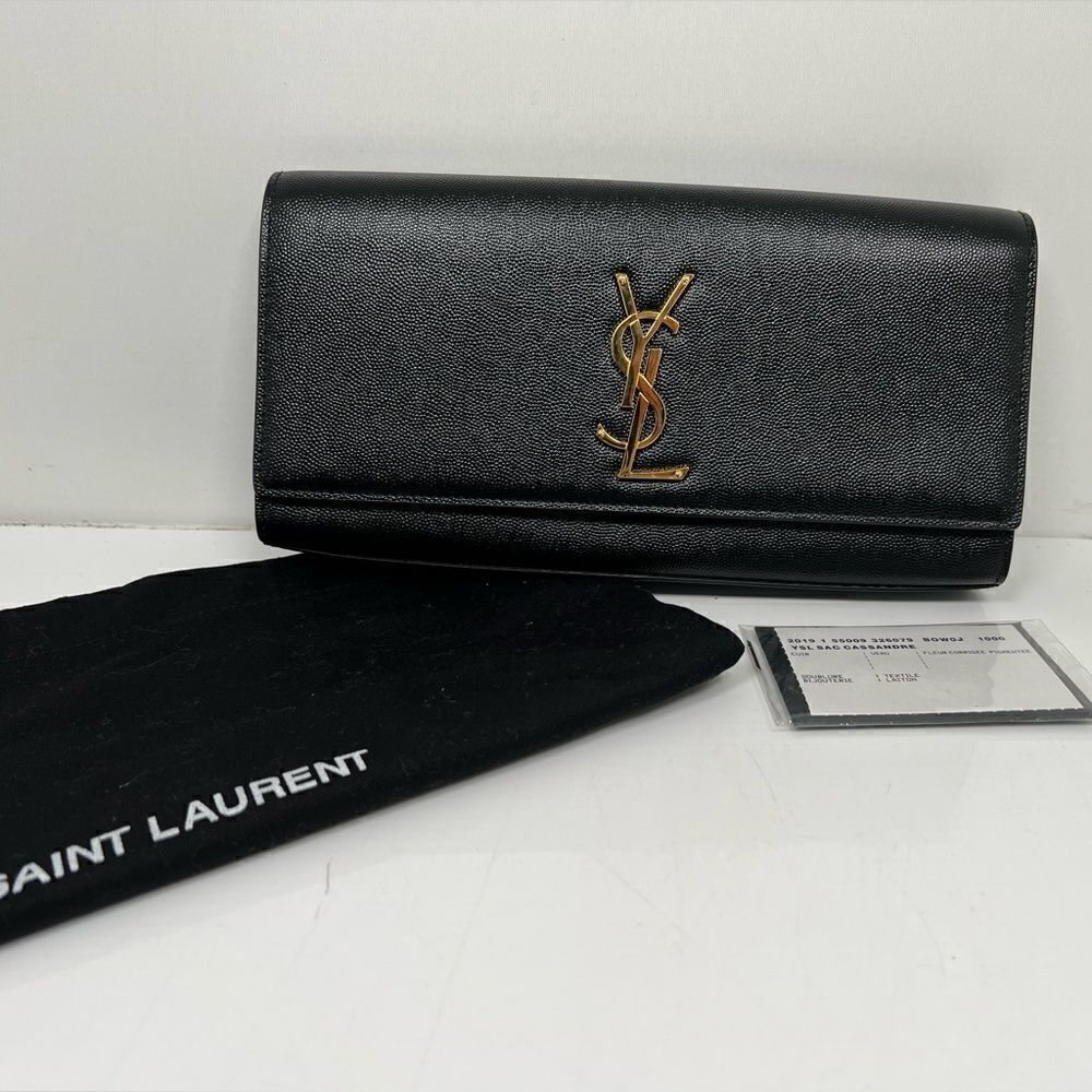 YVES SAINT LAURENT KATE CLUTCH IN GRAIN DE POUDRE LEATHER BLACK HANDBAG